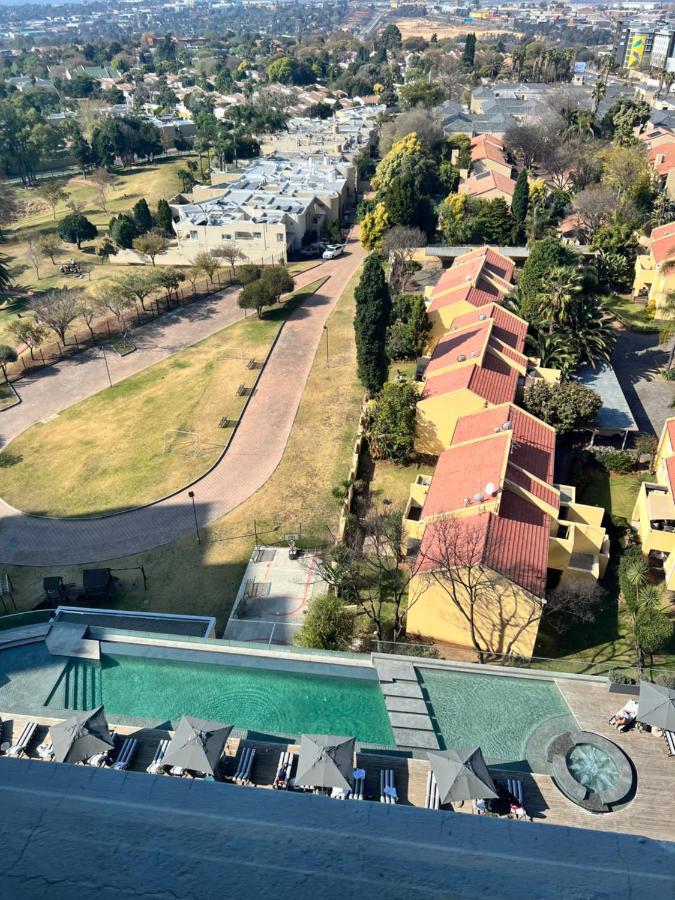 Capitol On The Park Hotel Johannesburg Ngoại thất bức ảnh